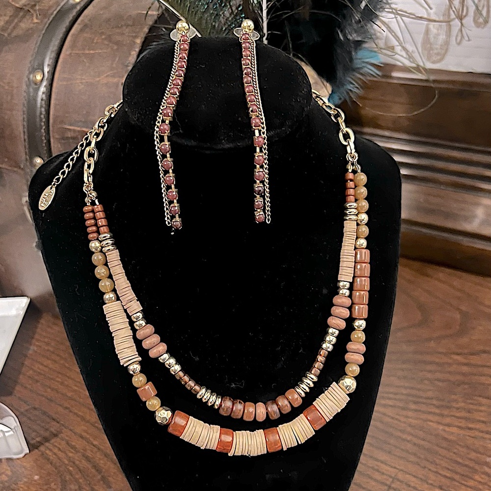 Elegant Gold and Brown Beaded Earrings